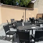 Les Loges Du Theatre Experience Unique 14 Personnes Max Maison Avec Jardin En Plein Coeur D'epernay Visite De Cave Guidee Et Degustation Champagne Offert * Épernay
