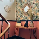 Apartmán Les Loges Du Theatre Emplacement Exceptionnel Et Chic 160m2 Maison Avec Jardin Prive 14 Personnes Max Equipe A 200m De L'avenue De Champagne Et Toutes Commodites Degustation Champagne Offerte Jacuzzi Sauna Jeux Velos *
