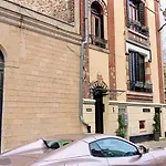 Les Loges Du Theatre Emplacement Exceptionnel Et Chic 160m2 Maison Avec Jardin Prive 14 Personnes Max Equipe A 200m De L'avenue De Champagne Et Toutes Commodites Degustation Champagne Offerte Jacuzzi Sauna Jeux Velos Apartmán *