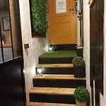 Les Loges Du Theatre: Champagne-central House With Games Apartment Epernay
