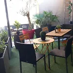 Apartmán Les Loges Du Theatre Emplacement Exceptionnel Et Chic 160m2 Maison Avec Jardin Prive 14 Personnes Max Equipe A 200m De L'avenue De Champagne Et Toutes Commodites Degustation Champagne Offerte Jacuzzi Sauna Jeux Velos *