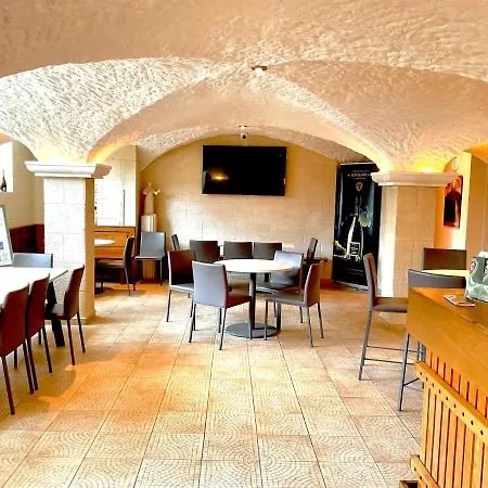 Διαμέρισμα 160m2 - Gare A 200m - Les Loges Du Theatre Avec Jardin En Plein Coeur D'epernay 14pers Max Visite De Cave Guidee Et Degustation Champagne Offert Bien-etre & Jeux & Velos