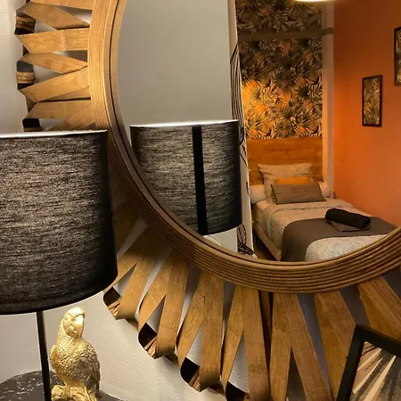 160m2 - Gare A 200m - Les Loges Du Theatre Avec Jardin En Plein Coeur D'epernay 14pers Max Visite De Cave Guidee Et Degustation Champagne Offert Bien-etre & Jeux & Velos エペルネー
