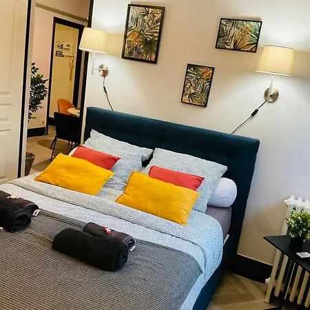 Appartement Les Loges Du Theatre Degustation Champagne Offerte Jacuzzi Sauna Jeux Velos Maison Prive 150m2 Historique 14pers Max Emplacement Exceptionnel Et Chic, 200m De L'avenue De Champagne, Gare, Musee, Jardins, Restaurations, Toutes Commodites Épernay