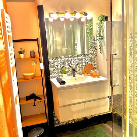 Les Loges Du Theatre Degustation Champagne Offerte Jacuzzi Sauna Jeux Velos Maison Prive 150m2 Historique 14pers Max Emplacement Exceptionnel Et Chic, 200m De L'avenue De Champagne, Gare, Musee, Jardins, Restaurations, Toutes Commodites