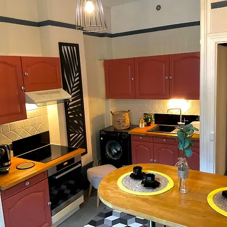 Les Loges Du Theatre Degustation Champagne Offerte Jacuzzi Sauna Jeux Velos Maison Prive 150m2 Historique 14pers Max Emplacement Exceptionnel Et Chic, 200m De L'avenue De Champagne, Gare, Musee, Jardins, Restaurations, Toutes Commodites Appartement Épernay