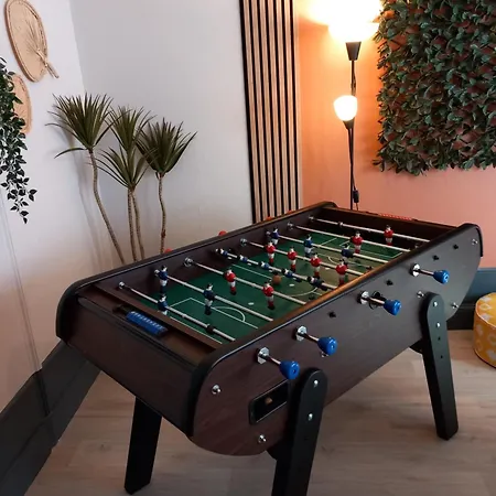 Apartamento Les Loges Du Théatre Maison De 150m2 Privé Reservable De 2 A 14 Personnes équipé Au Pied De L'avenue De Champagne Et Toutes Commodités Degustation Champagne Offerte Jacuzzi Sauna Jeux Velos Emplacement Exceptionnel Et Chic Épernay