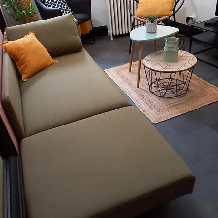 Les Loges Du Théatre Maison De 150m2 Privé Reservable De 2 A 14 Personnes équipé Au Pied De L'avenue De Champagne Et Toutes Commodités Degustation Champagne Offerte Jacuzzi Sauna Jeux Velos Emplacement Exceptionnel Et Chic *