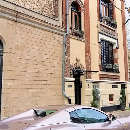 Villa- Les Loges Du Theatre Avec Terrasse En Plein Coeur D'epernay 14pers Max Visite De Cave Guidee Et Degustation Champagne Offert Bien-etre & Jeux Appartement *