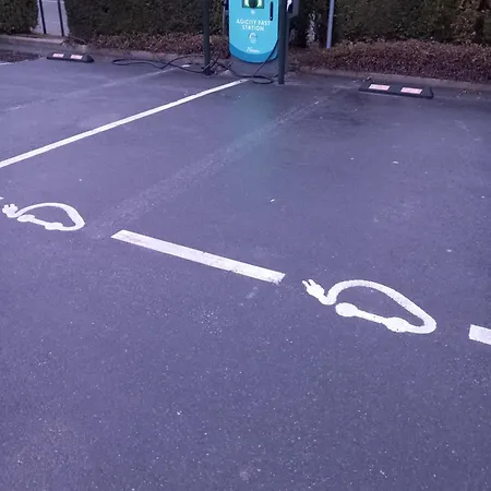 160m2 - Gare A 200m - Les Loges Du Theatre Avec Jardin En Plein Coeur D'epernay 14pers Max Visite De Cave Guidee Et Degustation Champagne Offert Bien-etre & Jeux & Velos Διαμέρισμα *