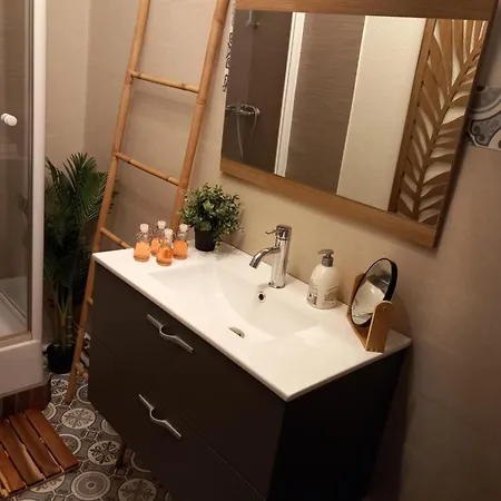Les Loges Du Théatre Maison De 150m2 Privé Reservable De 2 A 14 Personnes équipé Au Pied De L'avenue De Champagne Et Toutes Commodités Degustation Champagne Offerte Jacuzzi Sauna Jeux Velos Emplacement Exceptionnel Et Chic Apartamento