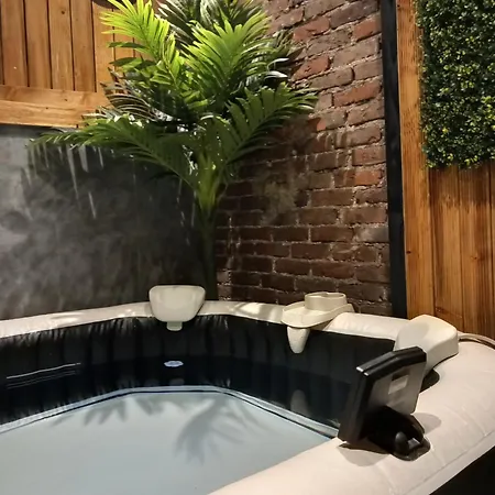 Apartamento Les Loges Du Théatre Maison De 150m2 Privé Reservable De 2 A 14 Personnes équipé Au Pied De L'avenue De Champagne Et Toutes Commodités Degustation Champagne Offerte Jacuzzi Sauna Jeux Velos Emplacement Exceptionnel Et Chic *