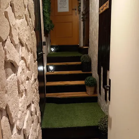 Apartment Les Loges Du Theatre: Champagne-central House With Games Epernay