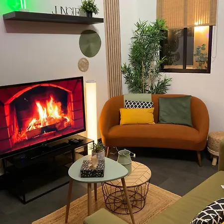 Villa- Les Loges Du Theatre Avec Terrasse En Plein Coeur D'epernay 14pers Max Visite De Cave Guidee Et Degustation Champagne Offert Bien-etre & Jeux * Épernay