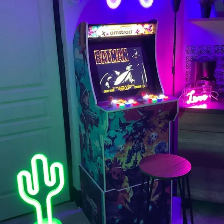 Apartamento Les Loges Du Théatre Maison De 150m2 Privé Reservable De 2 A 14 Personnes équipé Au Pied De L'avenue De Champagne Et Toutes Commodités Degustation Champagne Offerte Jacuzzi Sauna Jeux Velos Emplacement Exceptionnel Et Chic *