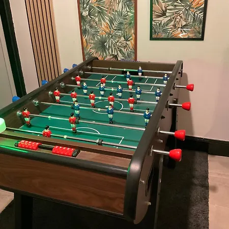 Les Loges Du Théatre Maison De 150m2 Privé Reservable De 2 A 14 Personnes équipé Au Pied De L'avenue De Champagne Et Toutes Commodités Degustation Champagne Offerte Jacuzzi Sauna Jeux Velos Emplacement Exceptionnel Et Chic