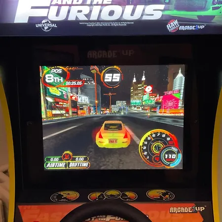 Les Loges Du Théatre Maison De 150m2 Privé Reservable De 2 A 14 Personnes équipé Au Pied De L'avenue De Champagne Et Toutes Commodités Degustation Champagne Offerte Jacuzzi Sauna Jeux Velos Emplacement Exceptionnel Et Chic