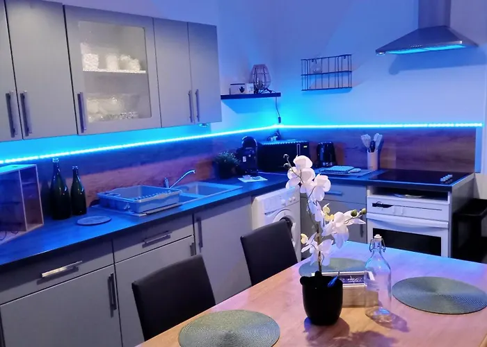 Apartamento Les Loges Du Theatre Emplacement Exceptionnel Et Chic 160m2 Maison Prive 14 Personnes Max Equipe A 200m De L'avenue De Champagne Et Toutes Commodites Degustation Champagne Offerte Jacuzzi Sauna Jeux Velos