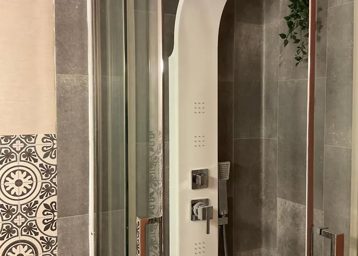 Apartamento Les Loges Du Theatre Emplacement Exceptionnel Et Chic 160m2 Maison Prive 14 Personnes Max Equipe A 200m De L'avenue De Champagne Et Toutes Commodites Degustation Champagne Offerte Jacuzzi Sauna Jeux Velos *