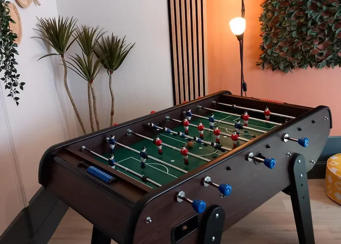 Apartamento Les Loges Du Theatre Emplacement Exceptionnel Et Chic 160m2 Maison Prive 14 Personnes Max Equipe A 200m De L'avenue De Champagne Et Toutes Commodites Degustation Champagne Offerte Jacuzzi Sauna Jeux Velos Épernay