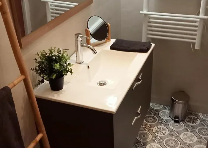 Apartamento Les Loges Du Theatre Emplacement Exceptionnel Et Chic 160m2 Maison Prive 14 Personnes Max Equipe A 200m De L'avenue De Champagne Et Toutes Commodites Degustation Champagne Offerte Jacuzzi Sauna Jeux Velos *