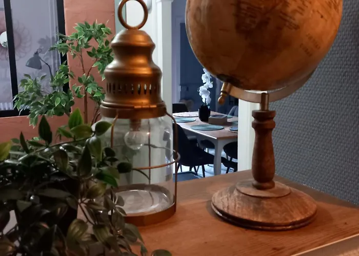 Les Loges Du Theatre Emplacement Exceptionnel Et Chic 160m2 Maison Prive 14 Personnes Max Equipe A 200m De L'avenue De Champagne Et Toutes Commodites Degustation Champagne Offerte Jacuzzi Sauna Jeux Velos * Épernay