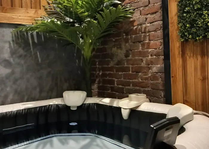 Apartamento Les Loges Du Theatre Emplacement Exceptionnel Et Chic 160m2 Maison Prive 14 Personnes Max Equipe A 200m De L'avenue De Champagne Et Toutes Commodites Degustation Champagne Offerte Jacuzzi Sauna Jeux Velos *