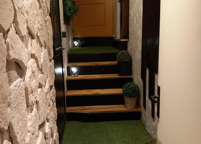 Apartamento Les Loges Du Theatre Emplacement Exceptionnel Et Chic 160m2 Maison Prive 14 Personnes Max Equipe A 200m De L'avenue De Champagne Et Toutes Commodites Degustation Champagne Offerte Jacuzzi Sauna Jeux Velos Épernay