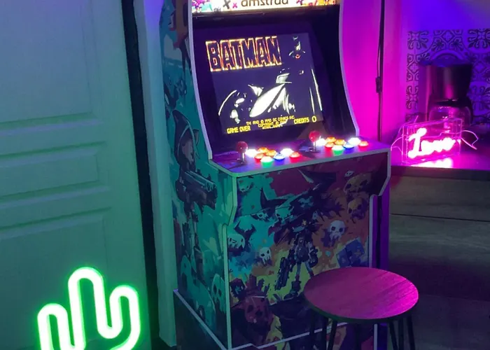 Apartamento Les Loges Du Theatre Emplacement Exceptionnel Et Chic 160m2 Maison Prive 14 Personnes Max Equipe A 200m De L'avenue De Champagne Et Toutes Commodites Degustation Champagne Offerte Jacuzzi Sauna Jeux Velos *