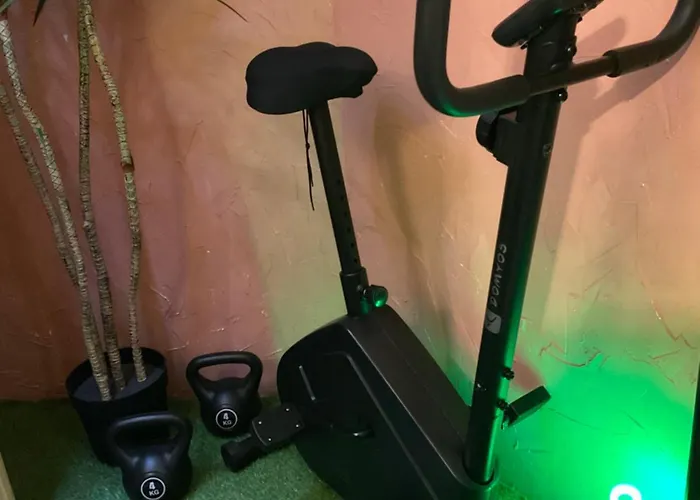 Les Loges Du Theatre Emplacement Exceptionnel Et Chic 160m2 Maison Prive 14 Personnes Max Equipe A 200m De L'avenue De Champagne Et Toutes Commodites Degustation Champagne Offerte Jacuzzi Sauna Jeux Velos *